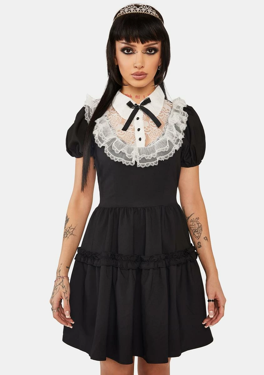 DARK IN LOVE The Princess Comes Across Contrast Ruffle Collar Dress